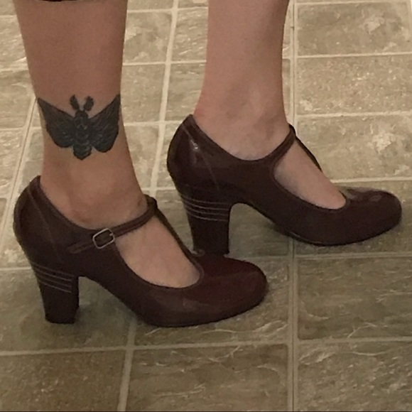Dapper Girl T-Strap Heels - Picture 3 of 8